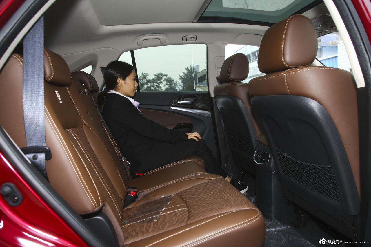 auto-fynmzun0762721.jpg