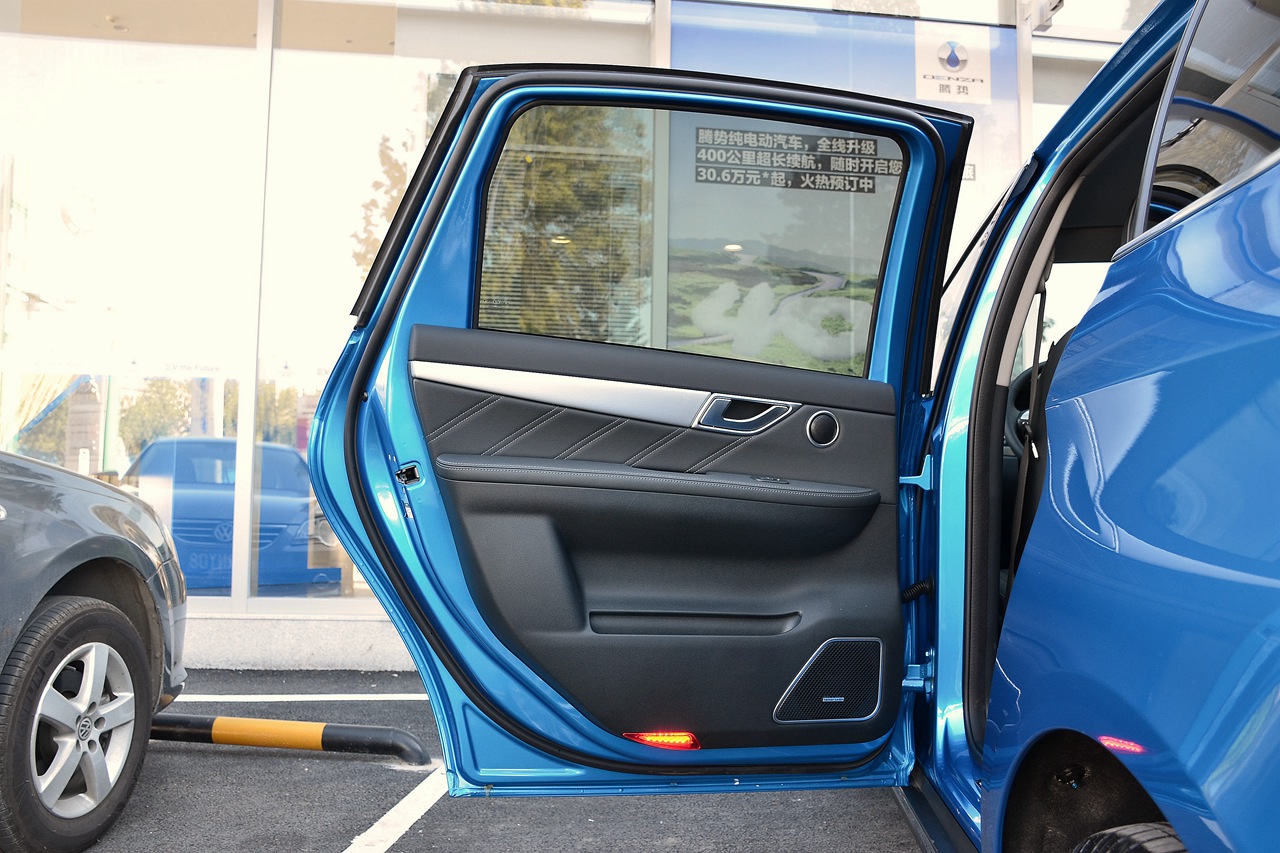 auto-fynwnwt7279130.jpg