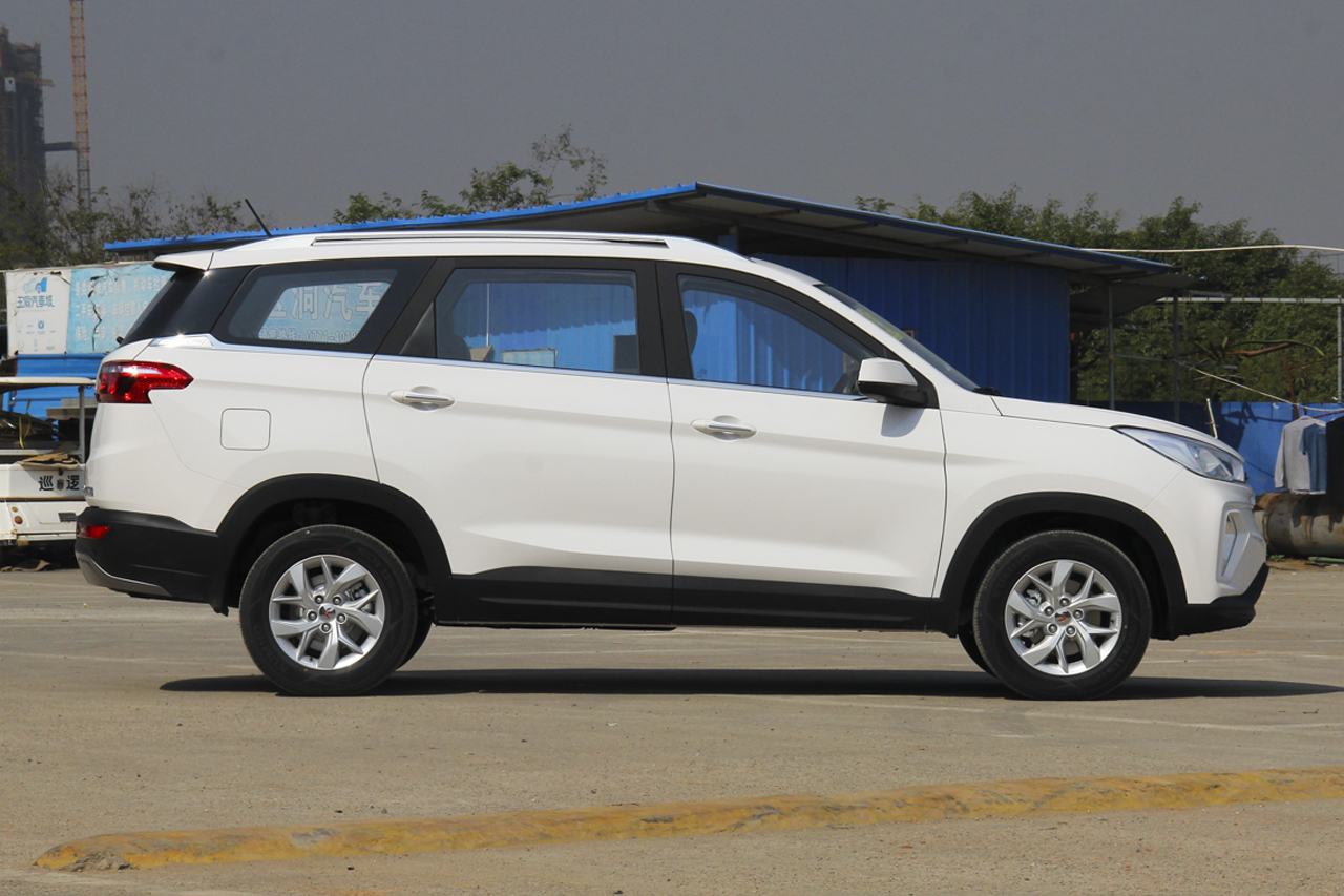 便宜的汽车推荐五菱宏光 auto-fztkpin6734518.jpg