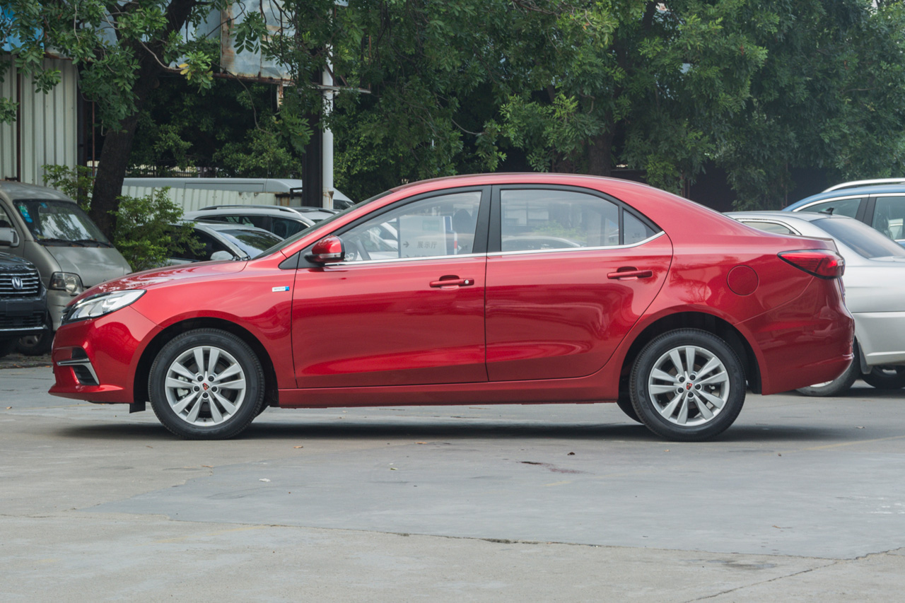 1月新浪汽车口碑报告—荣威360车主推荐指数5颗星