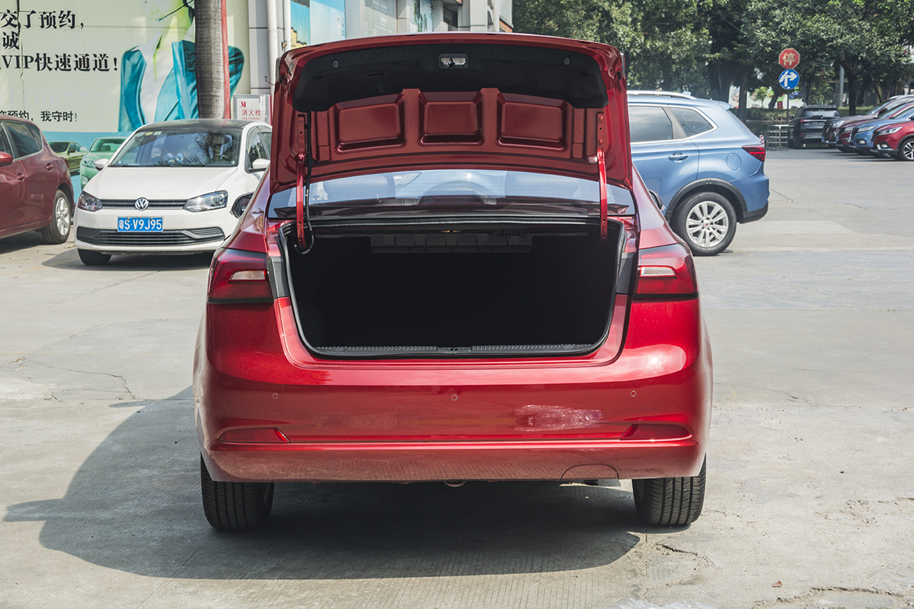 1月新浪汽车口碑报告—荣威360车主推荐指数5颗星