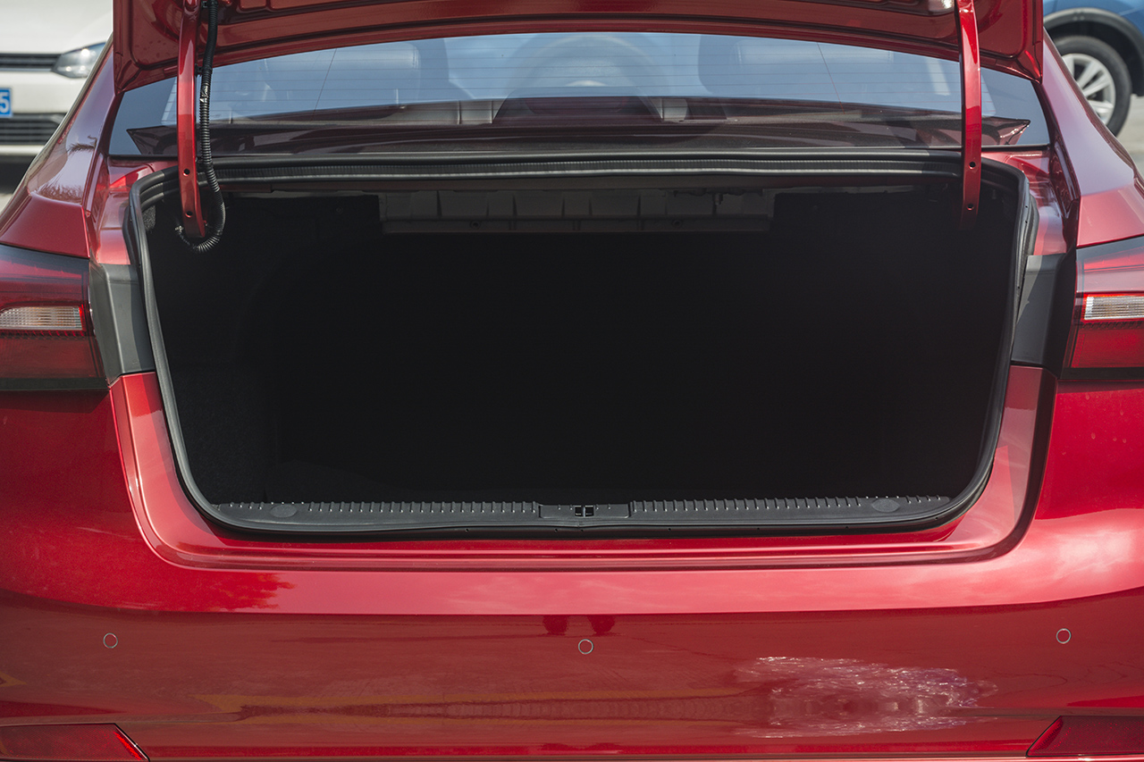 1月新浪汽车口碑报告—荣威360车主推荐指数5颗星