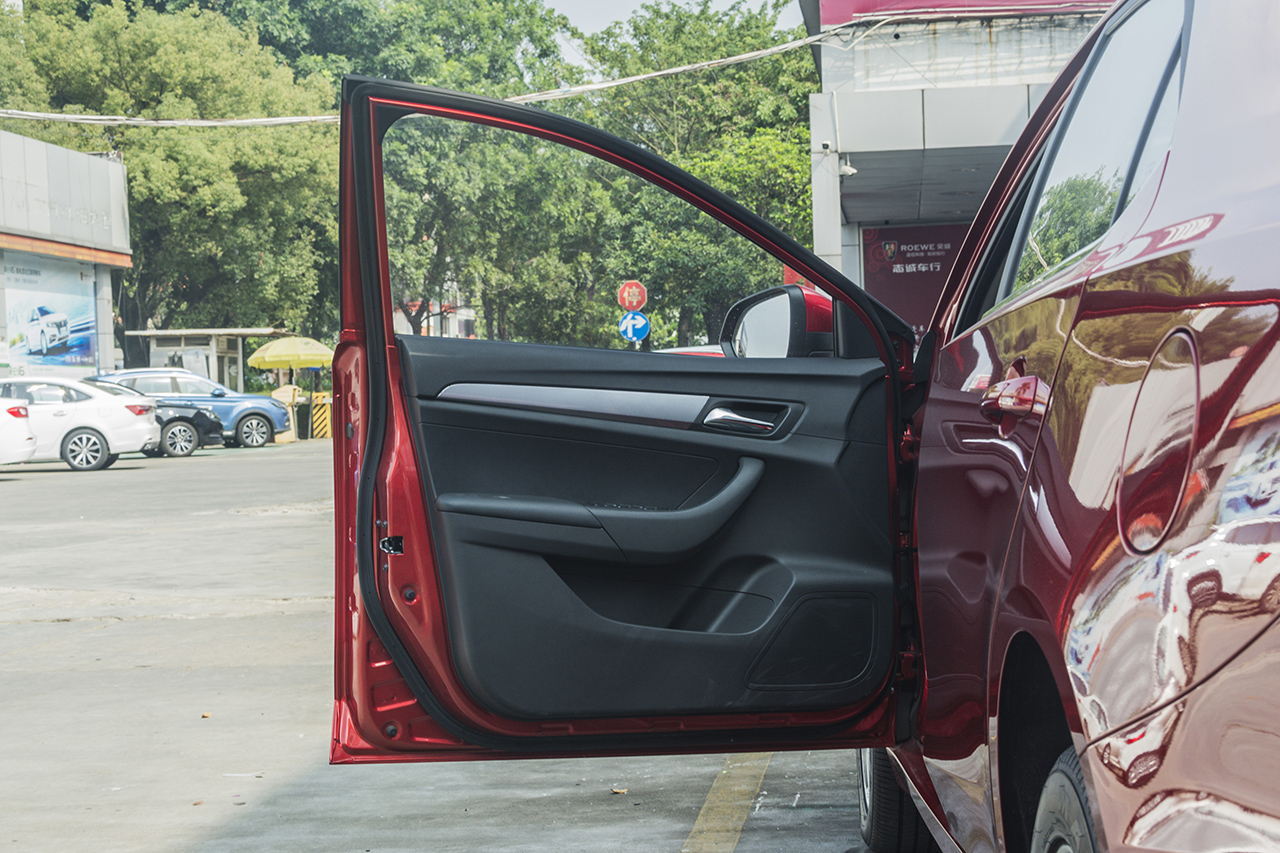 1月新浪汽车口碑报告—荣威360车主推荐指数5颗星