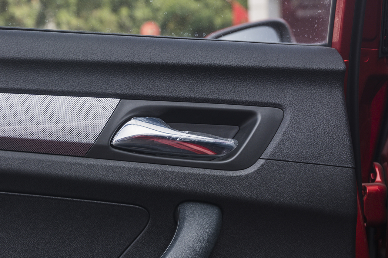 1月新浪汽车口碑报告—荣威360车主推荐指数5颗星