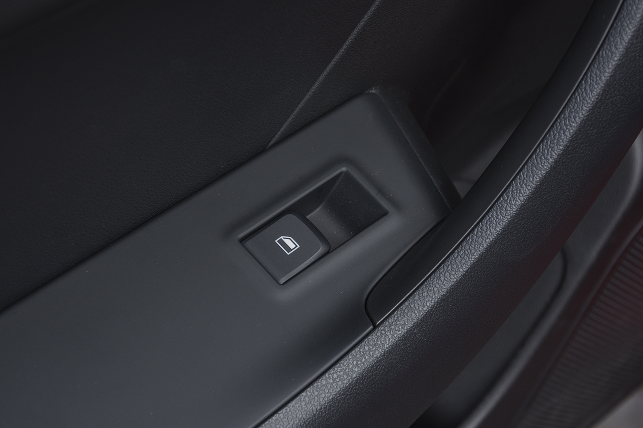 1月新浪汽车口碑报告—荣威360车主推荐指数5颗星