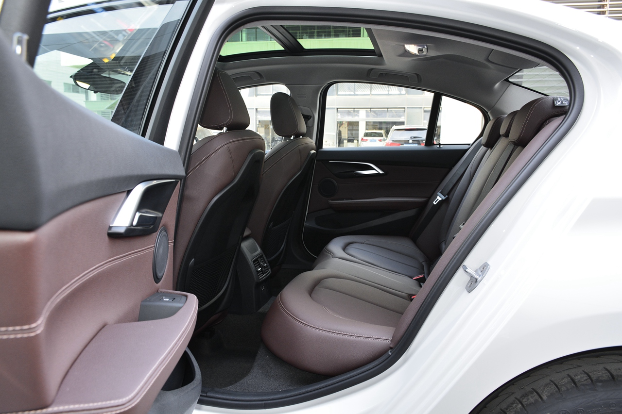 4月新浪汽车口碑报告—宝马1系车主推荐指数5颗星