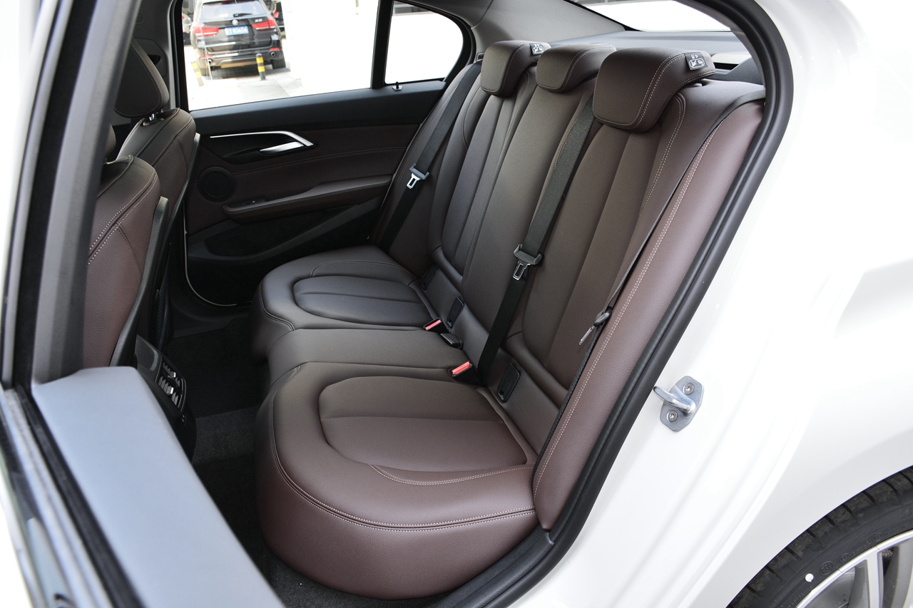 4月新浪汽车口碑报告—宝马1系车主推荐指数5颗星