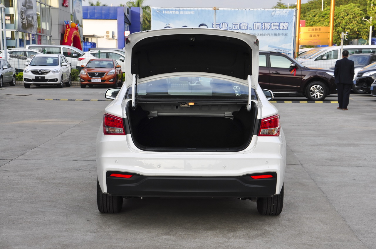 auto-fwnpcns7207690.jpg