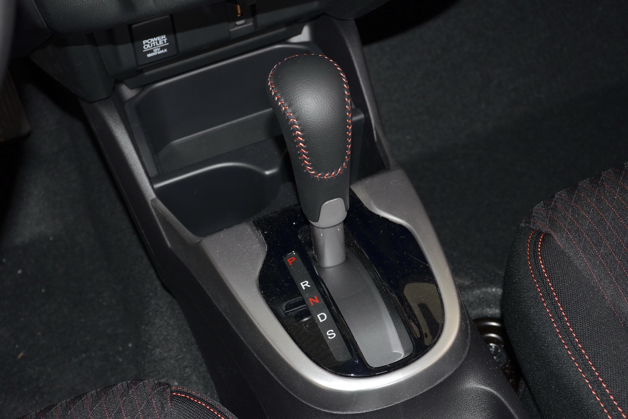auto-fyrcsrw4866682.jpg