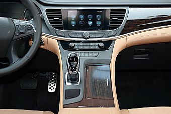 新款力狮对比新款君越 哪款更舒适?