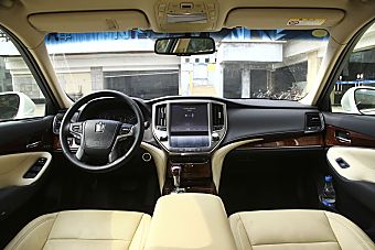 哪款配置更丰富 2017款皇冠 PK 2018款XTS