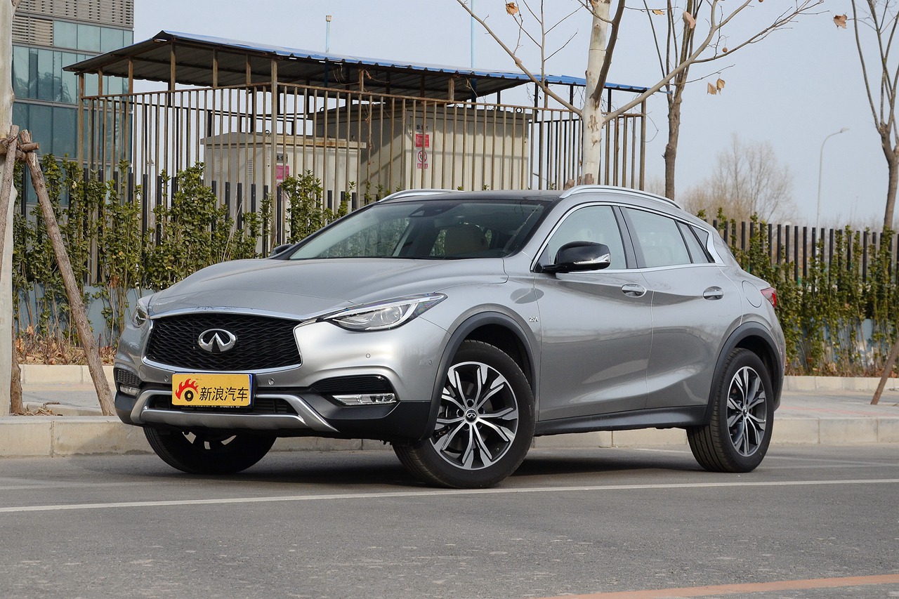 车型对对碰:2018款奥迪Q3 VS 2017款QX30之内饰配置