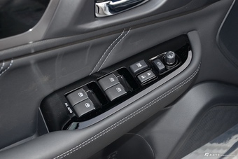 新款力狮对比新款君越 哪款更舒适?