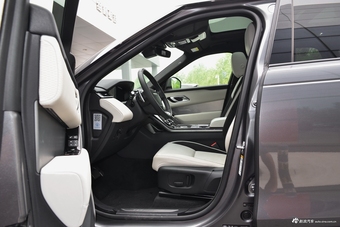 2018款捷豹F-PACE对比2017款揽胜星脉 哪款更舒适?