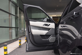 2018款捷豹F-PACE对比2017款揽胜星脉 哪款更舒适?