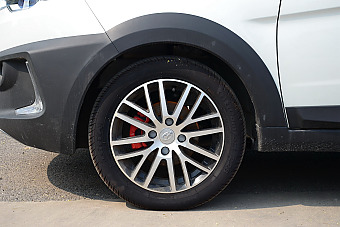 车型对对碰:新款比亚迪元 VS 新款昌河Q25之外部配置