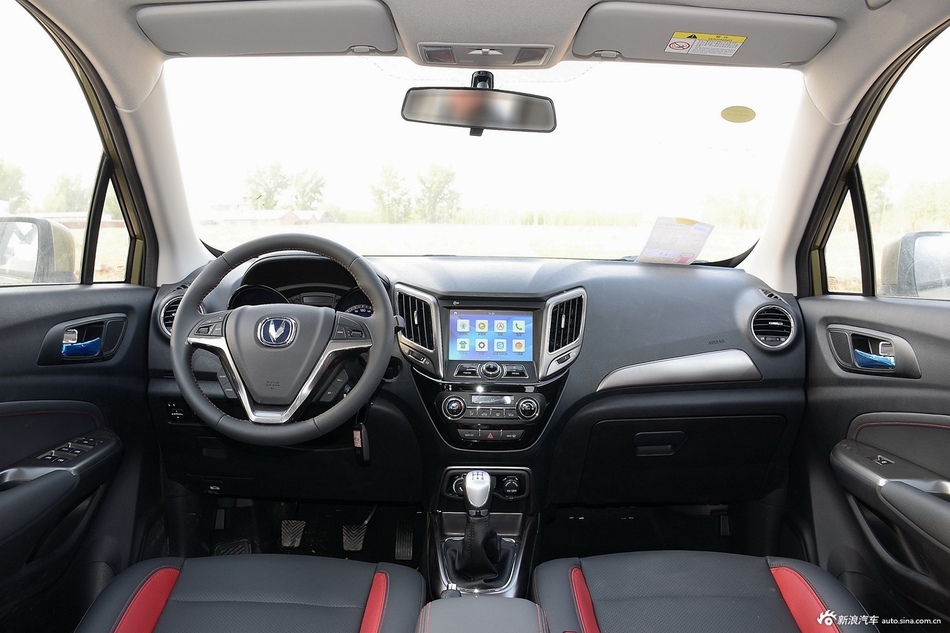 2016款长安CS15 1.5L手动豪华版