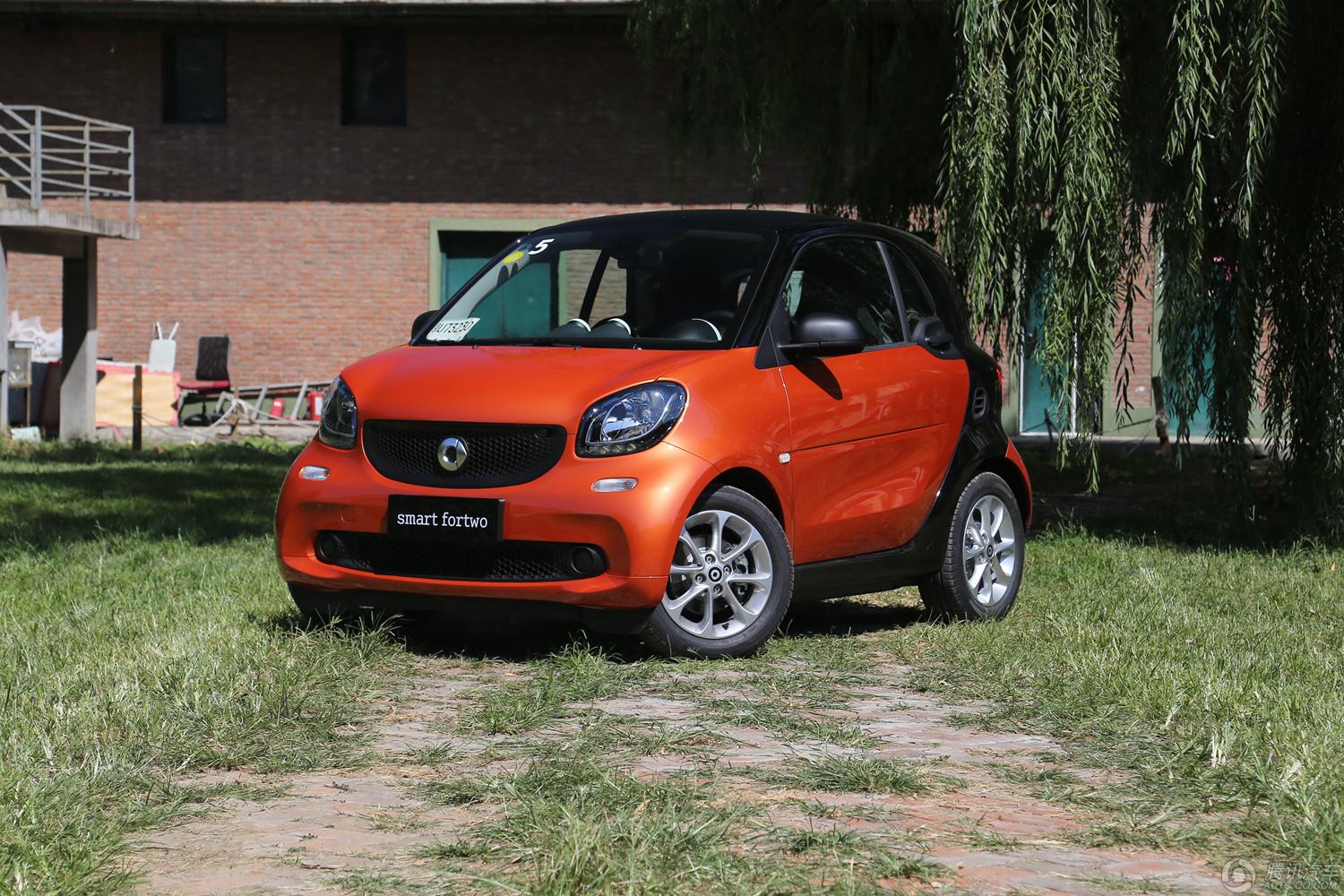 我负责貌美如花 你负责赚钱养家 戴姆勒和吉利联姻能盘活smart吗？