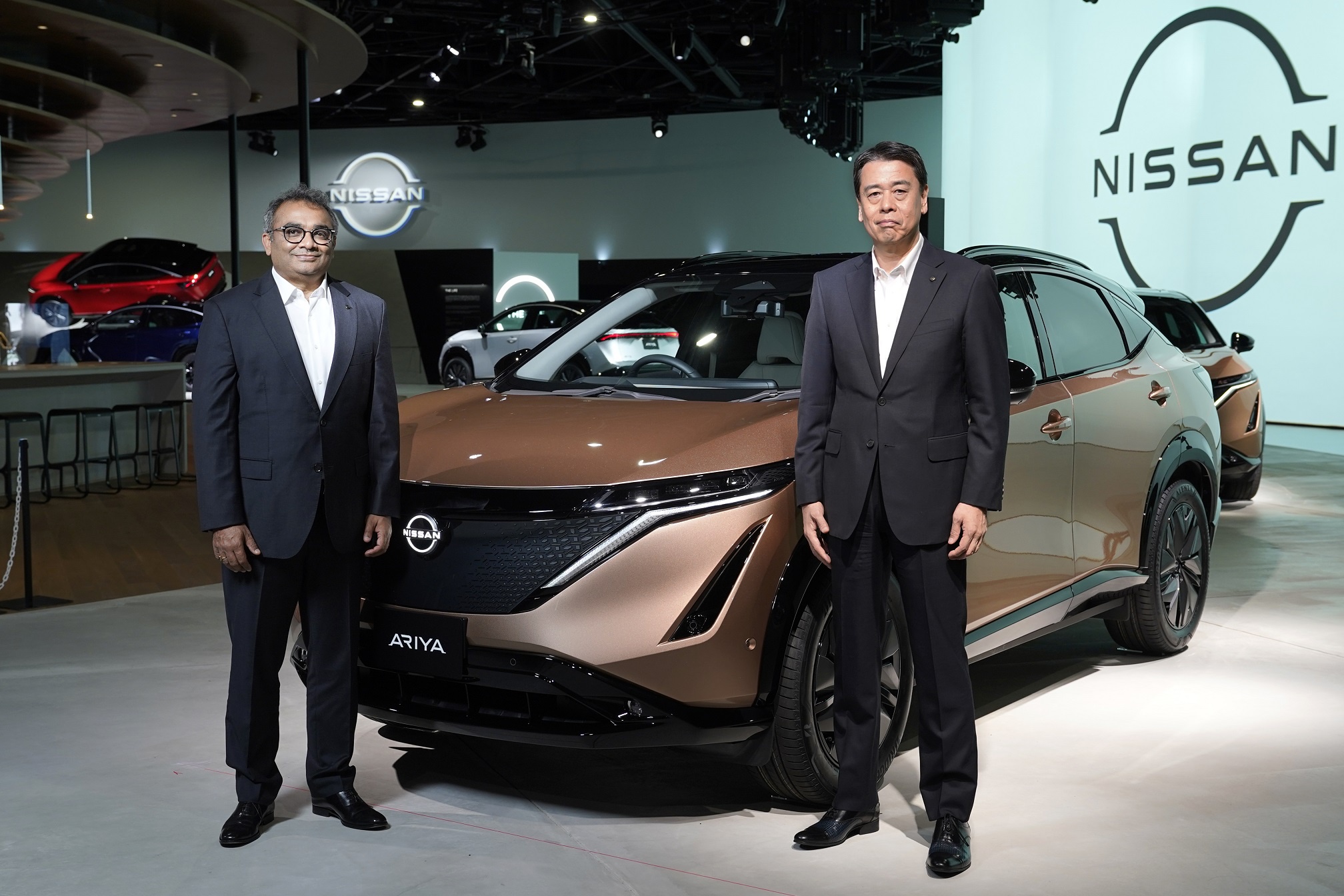 日產汽車公司首席執行官內田誠(Makoto Uchida)先生(右)和日產汽車公司首席運營官古普塔(Ashwani Gupta)先生(左)