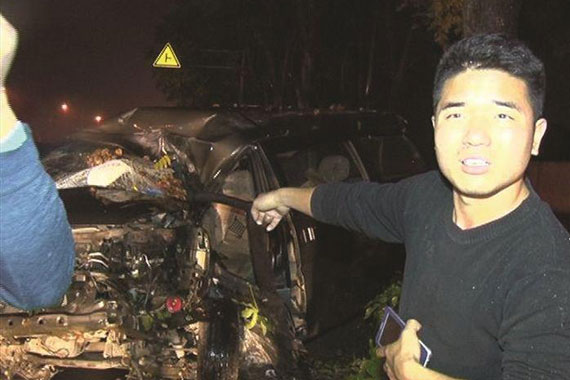 90后好司机路见车祸伤者 丢下婴儿去救人