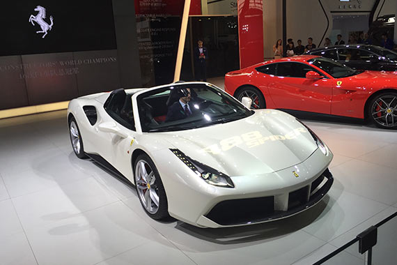 国内首发 法拉利488 Spider亮相广州车展