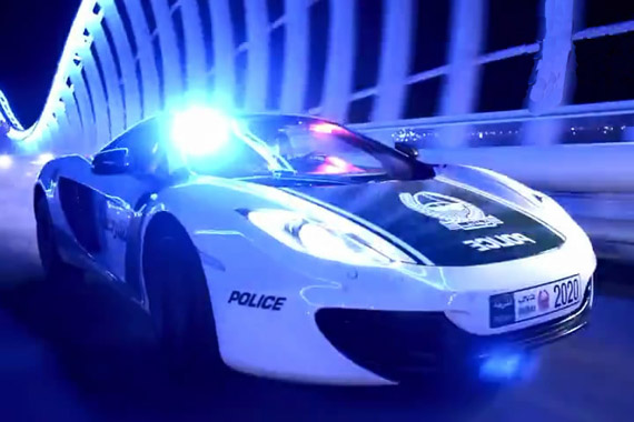 视频：最大牌的警车队！只能是这个阵容