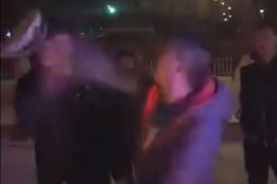 男子醉驾追尾后扇警察耳光拒绝检查(图)