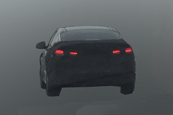 未来或入华 曝起亚K5混动版国内谍照