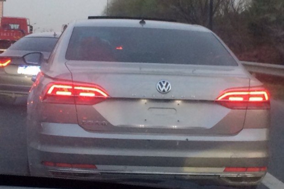 上汽大众PHIDEON无伪装路试谍照曝光