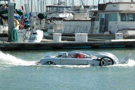 就差上天了 国外男子自制跑车引土豪收购