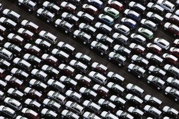 当产能过剩遇上低增长，车企能否hold住？