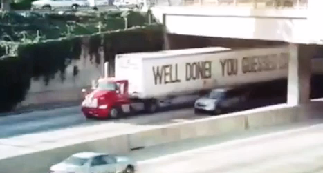 视频：那么长的货车，你肯定没见过！