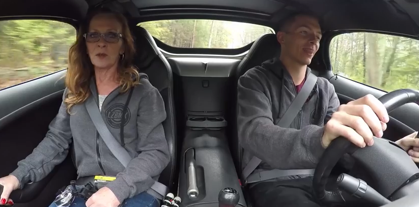 视频：妈妈为何在我的车中尖叫？