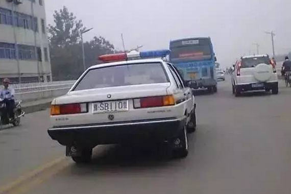 屌炸了！开这些车上路绝对胜过超跑