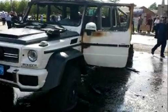 奔驰大越野竟烧了，千万大玩具就这么没了！