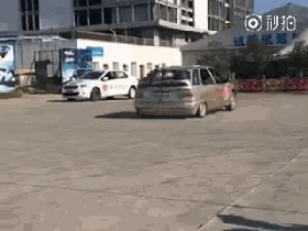 视频：这样的倒车技术 驾校考试能过吗？