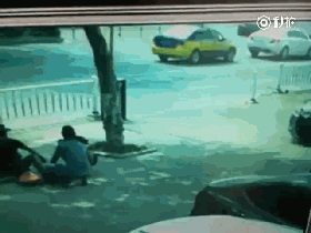 视频：太夸张！这种技术也能拿到驾照吗？