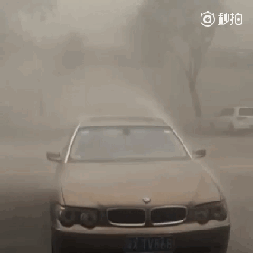 视频：台风天开车注意啥？这天气就别开车