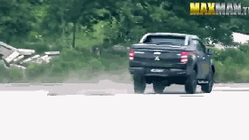 视频：“销售员”带客户试驾 吓出冷汗