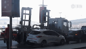 视频：这拖车效率真高！你还敢乱停车吗？