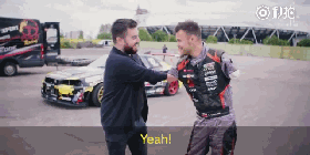 视频：他没有双手！却努力成为了漂移高手