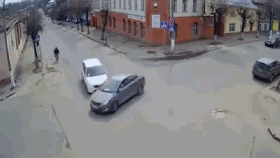 视频：“魔鬼十字路”每周都会有车祸！