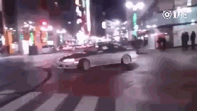 视频：前一秒你放肆炫耀！后一秒你拼命逃