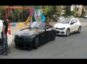 视频：男子助人为乐却招来毒打！