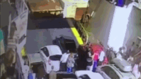 视频：司机太心急！驾车直接坠海