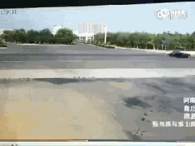 视频：河南睢县校车与货车相撞！13人受伤
