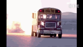 视频：与这辆车一定要保持好车距！