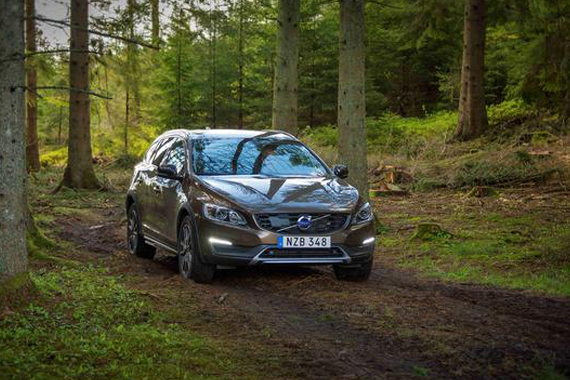 搭载T5动力 2017款沃尔沃V60越界车上市