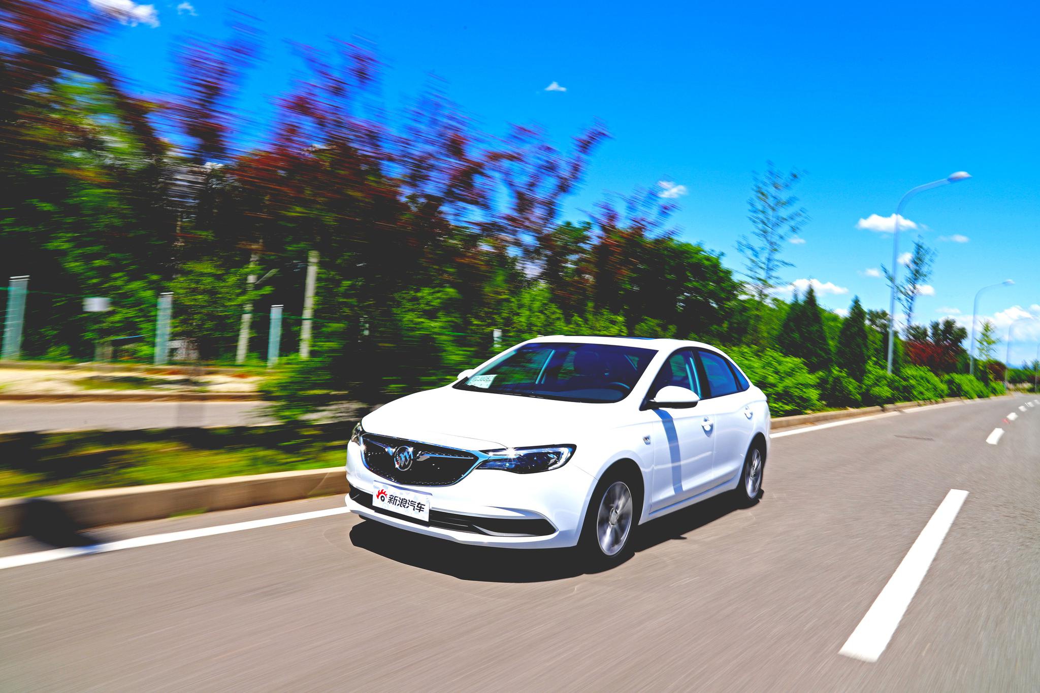 试驾新款别克英朗轻混版