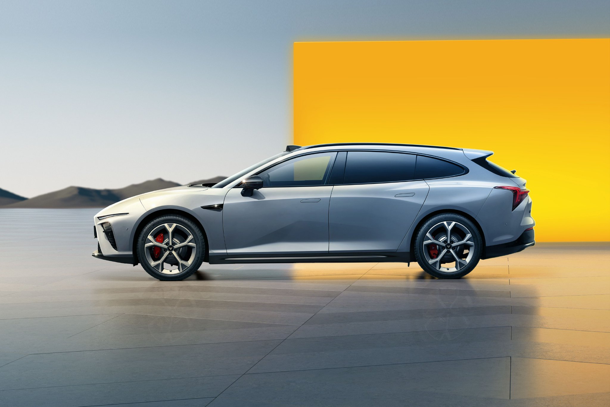 哪吒S猎装正式上市 售价15.99-20.99万元